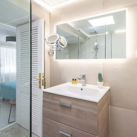 Infinity: Panoramic Sea Views & Private Heated Pool *