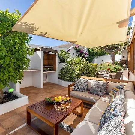 Infinity: Panoramic Sea Views & Private Heated Pool Tias