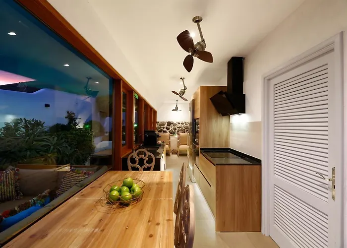 Villa Infinity: Panoramic Sea Views & Private Heated Pool *